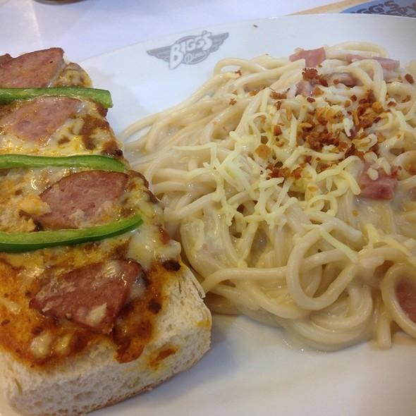 Carbonara  W/ Pizza Bread