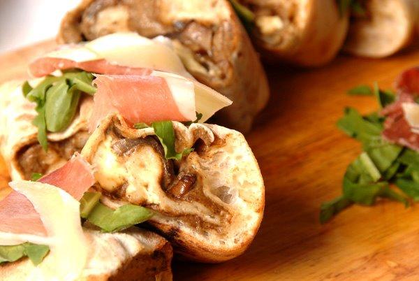 Prosciutto E Pertobello Arrotolata