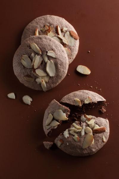Almond Meringue Cookies