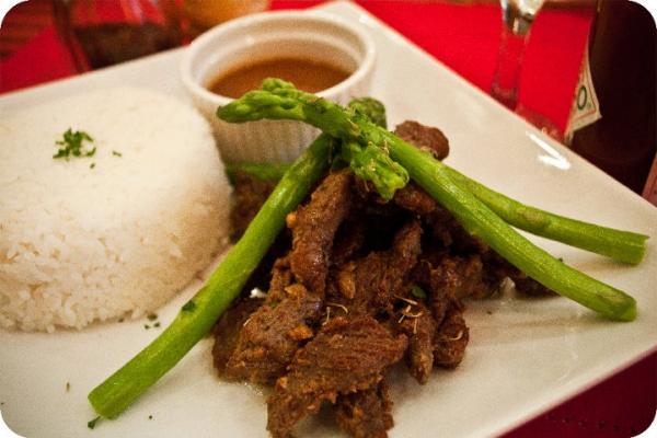 Beef Ribbonettes With Asparagus Tips