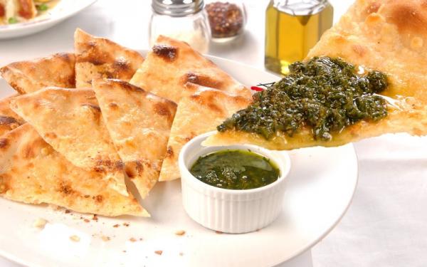 Parmigiano Pizza Al Pesto
