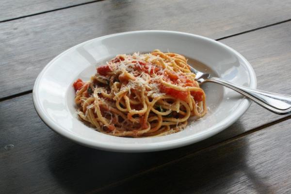 Tomato's Basil Spaghetti
