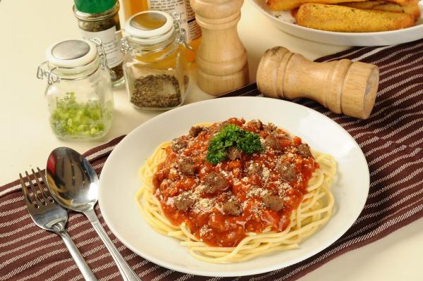 Meaty Bolognese Spaghetti