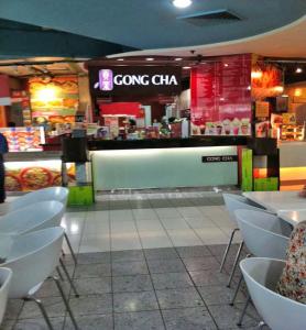 Gong Cha-Glorieta Makati outside view