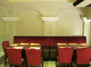 la morato long table