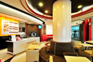 red mango dining