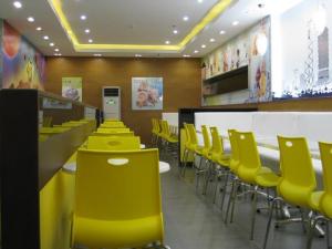 dining area at left