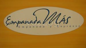 empanada mas logo