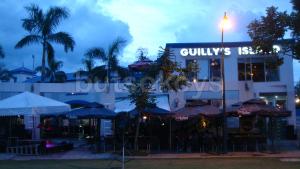 guillys-paseo de sta rosa