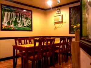 mirak dining table 3