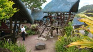 kubo overlooking taal