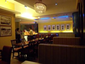 persia grill valero interior
