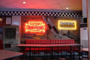 Bigg's SM City Lipa-Inside