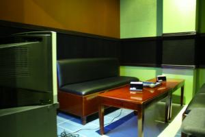 room for 4