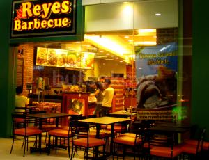 reyes barbecue-moa