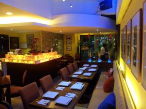 persia grill valero dining area