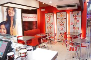 Red Mango Chinatown Tables and chairs