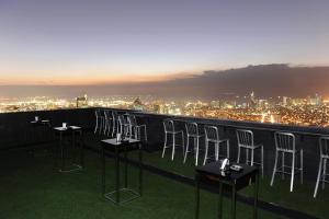 dining top roof