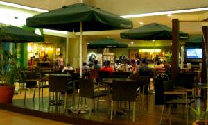 starbucks-moa entertainment area