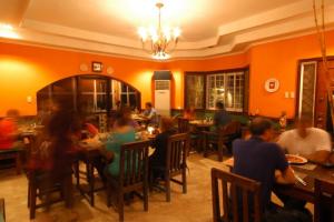 mama lous interior