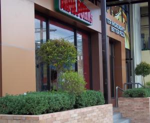 papa john @ bf homes