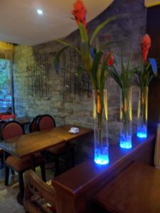 persia grill valero lighted vase