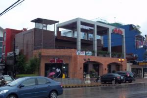 papa john @ tomas morato