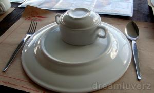 dining utensils