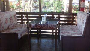 tables-and-chairs2.JPG