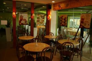 dining tables