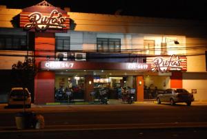 rufos shaw @ night
