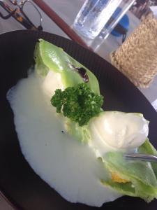Pandan Crepe with Mango Slices and Vanilla ice cream
