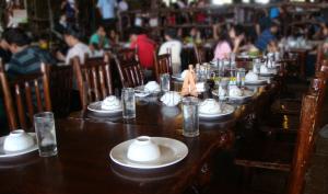 leslies-tagaytay.JPG