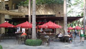outdoor covered dining