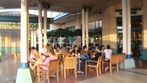 starbucks festivall mall