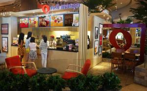 Red Mango Promenade Counter