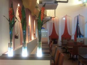 persia grill ecoplaza lighted vases