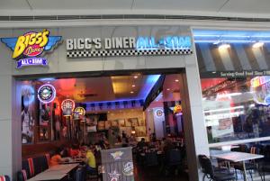 Bigg's SM City Lipa-exterior look