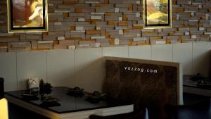 dining near wall decor