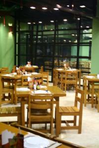 dining area at center