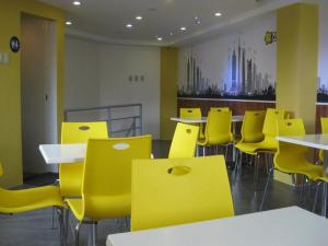 dining area at right view