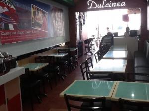 dining area ceneter view