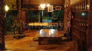 lotus-tables.JPG