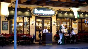 resto facade