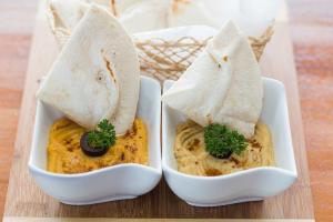 Socrates Hummus