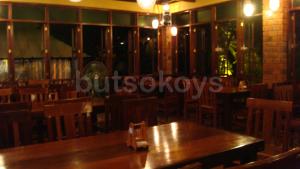 tables-leslies.JPG