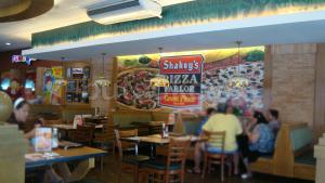 shakeys-paseo2