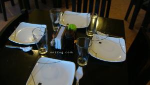 plates n utensils