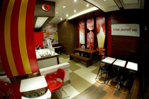 Red Mango Fort Interior