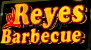 reyes bbq logo